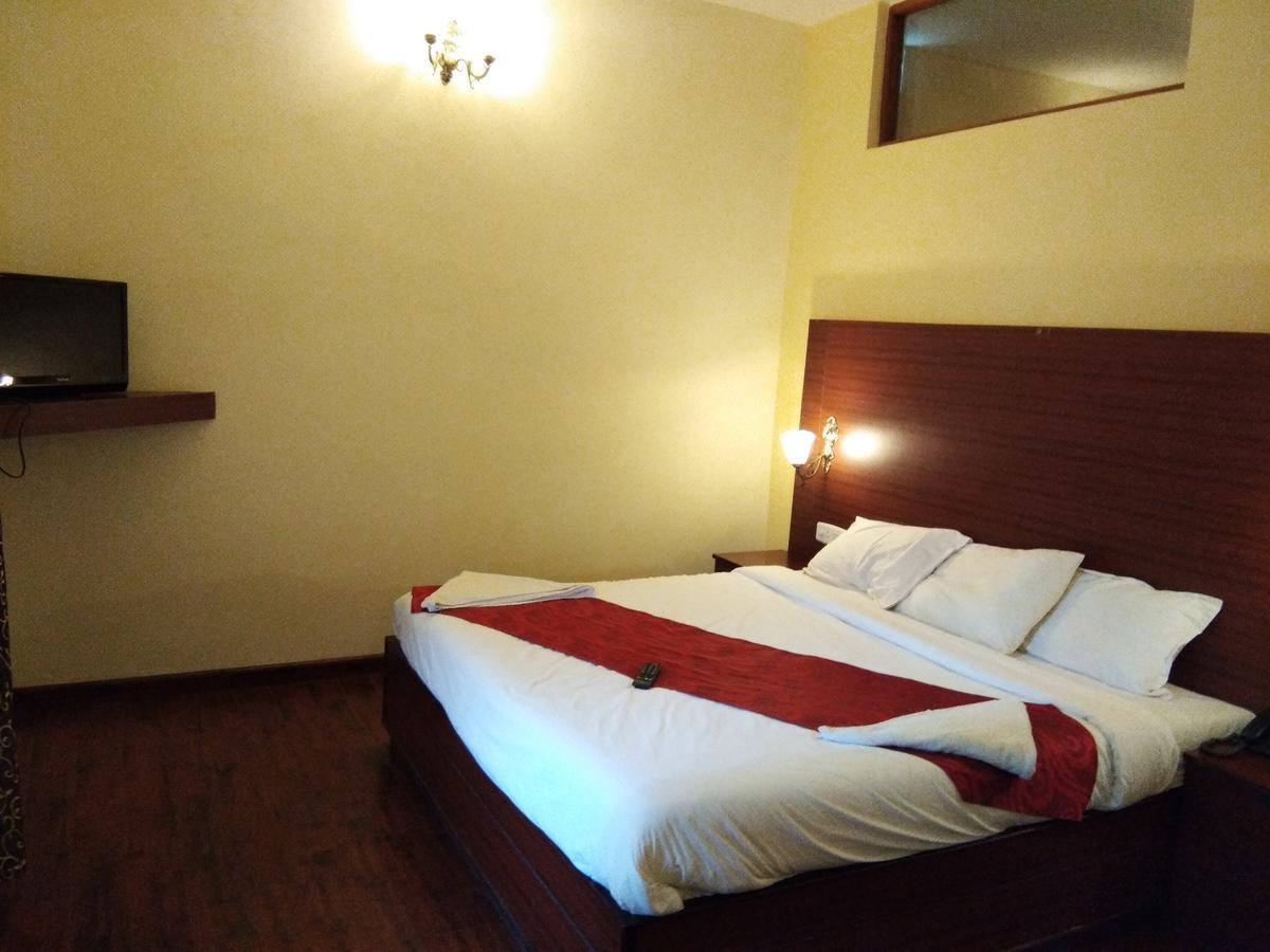 Berry Hills Resort Утакаманд Экстерьер фото